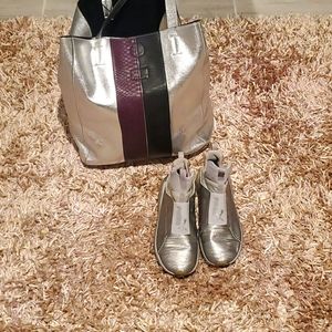 COPY - SILVER Puma sneakers size 7